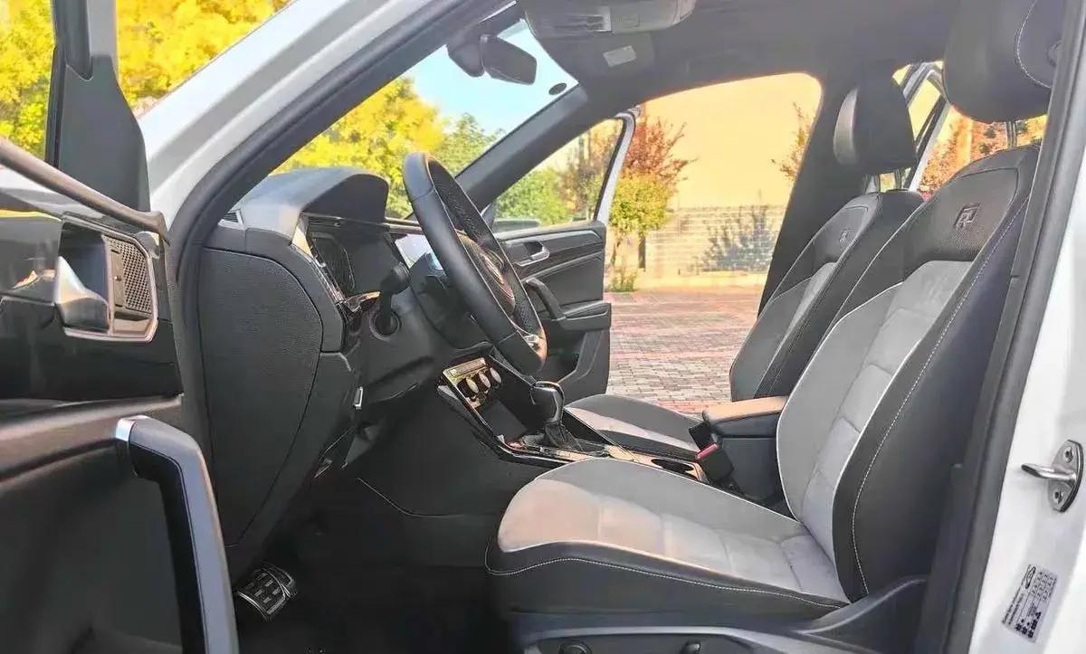 2019 VOLKSWAGEN TAYRON thumbnail 4