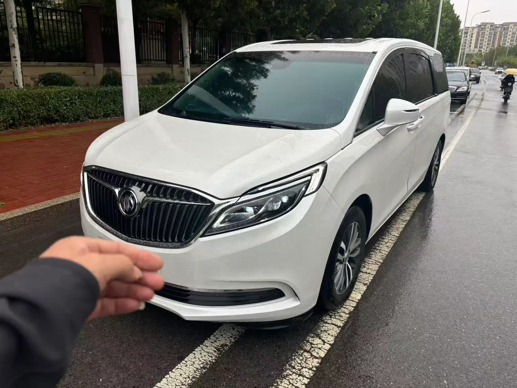 2018 BUICK GL8 view 1