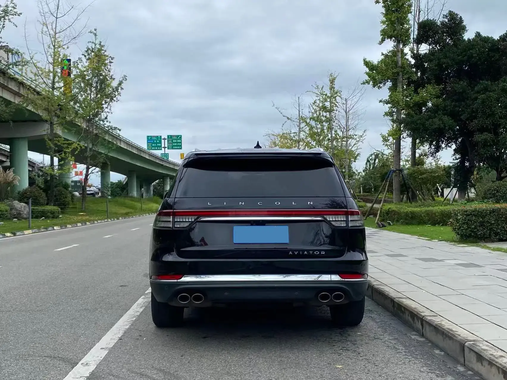 2021 LINCOLN AVIATOR thumbnail 4