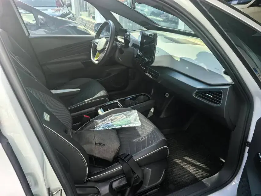 2023 VOLKSWAGEN ID.3 thumbnail 3