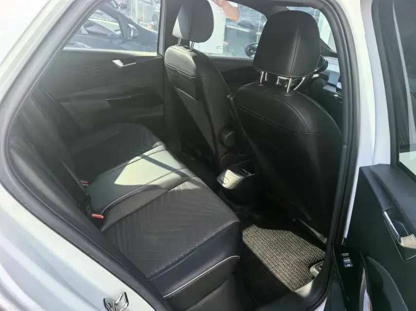 2023 VOLKSWAGEN ID.3 thumbnail 2