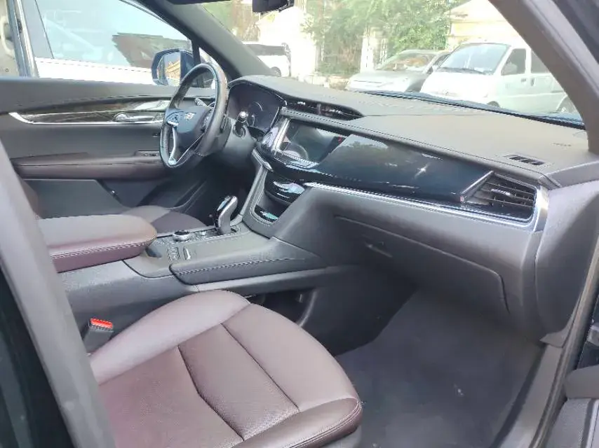 2021 CADILLAC XT6 thumbnail 3
