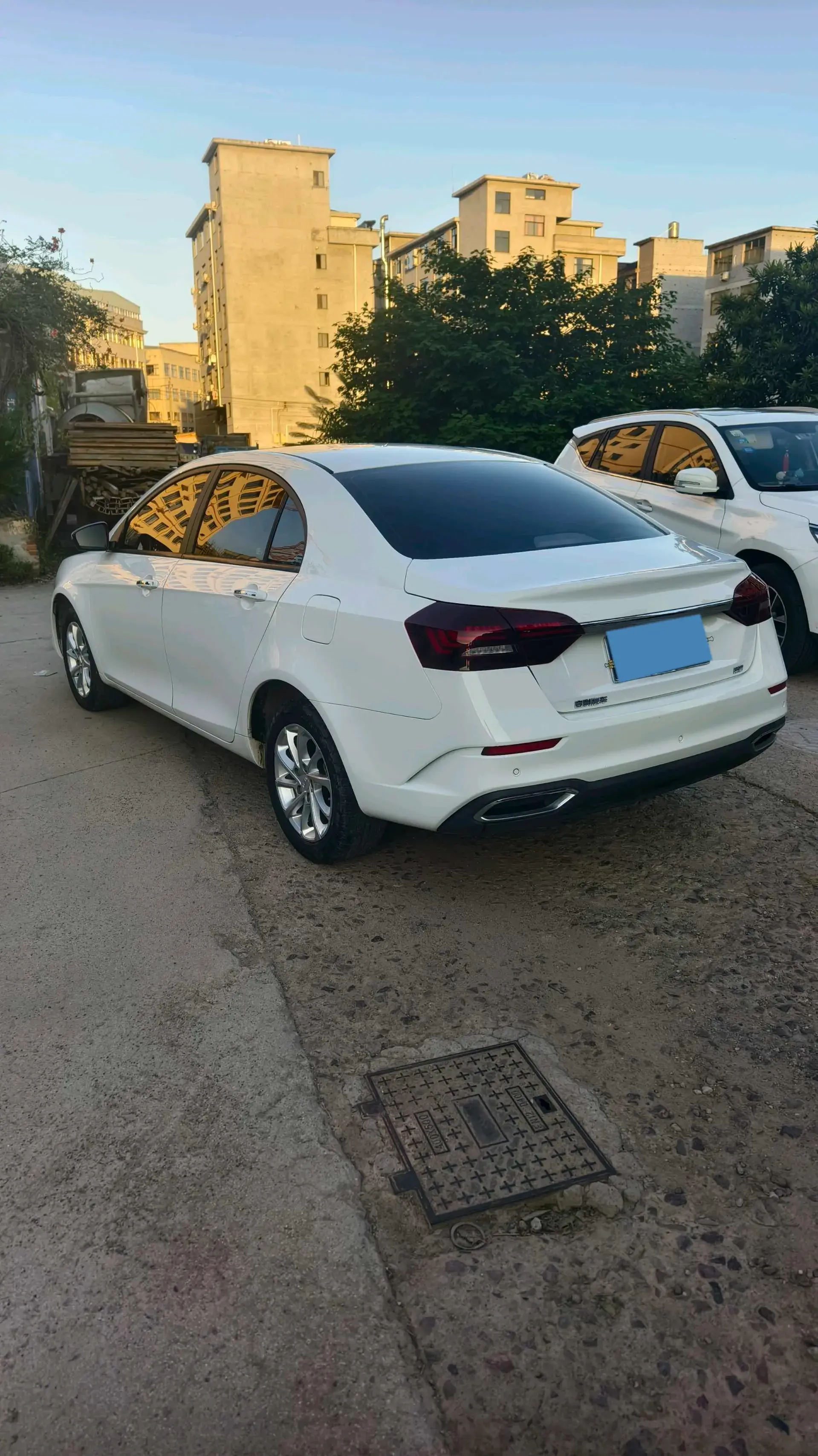 2020 GEELY EMGRAND thumbnail 4
