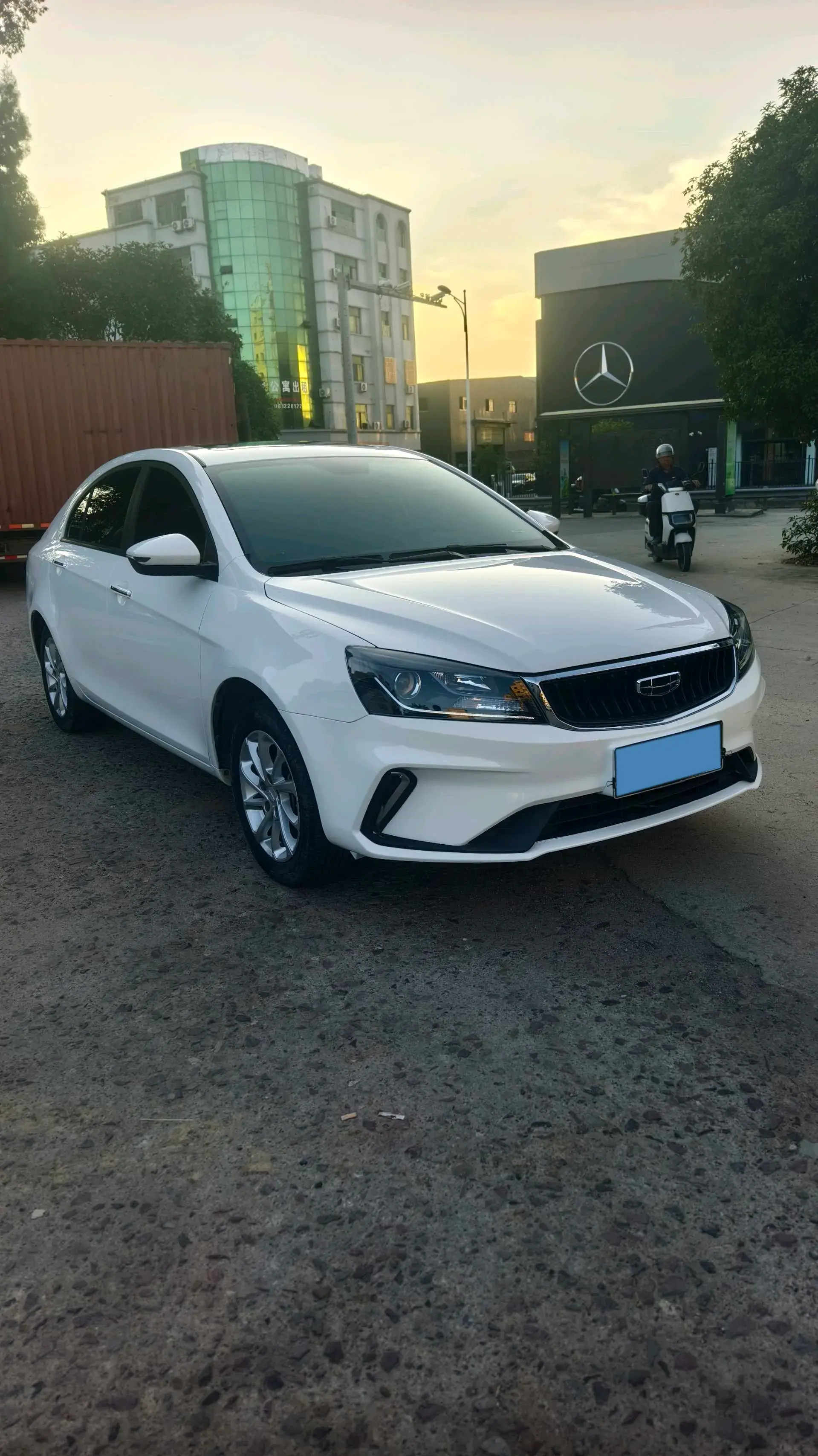 2020 GEELY EMGRAND thumbnail 3