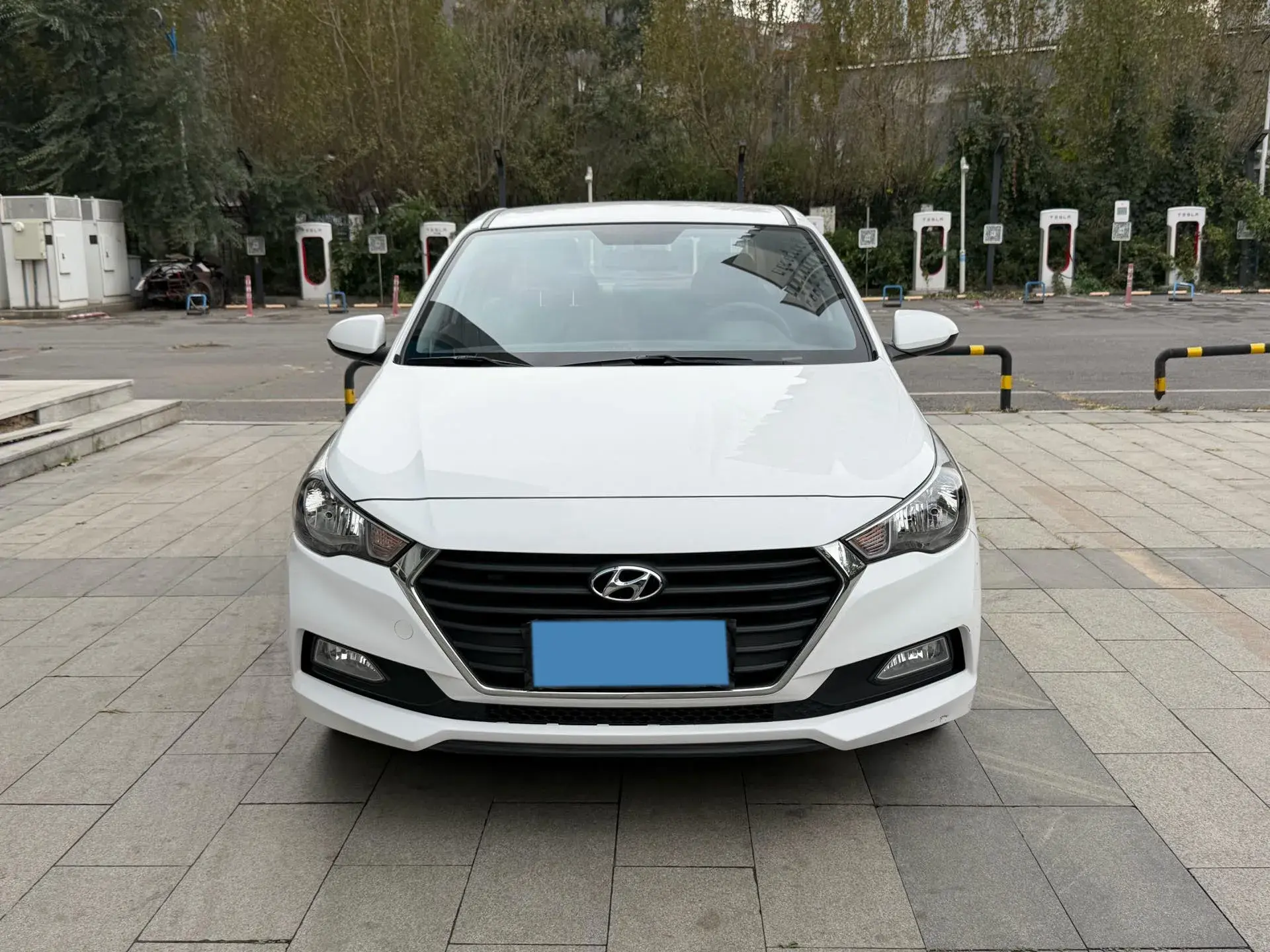 2016 HYUNDAI VERNA thumbnail 2