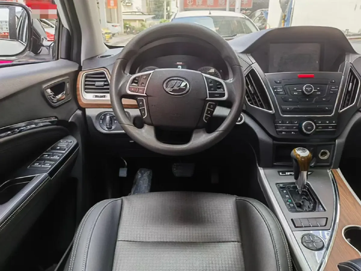 2017 LiFan X80 2.0T 192HP L4 6AT,autocango,china used car exporter,china ev exporter,chinese used car exporter,chinese used ev exporter