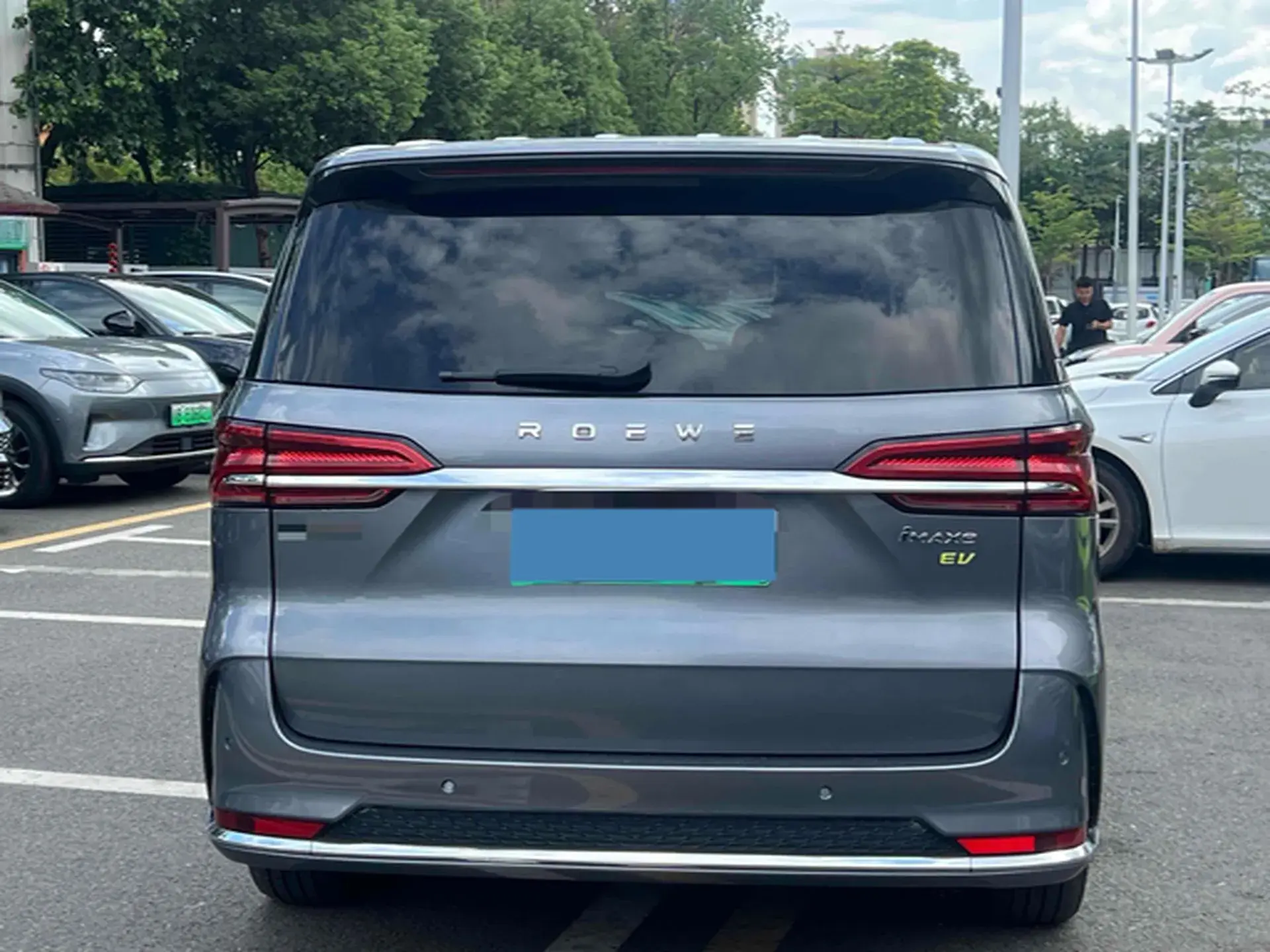 2022 ROEWE IMAX8 thumbnail 4