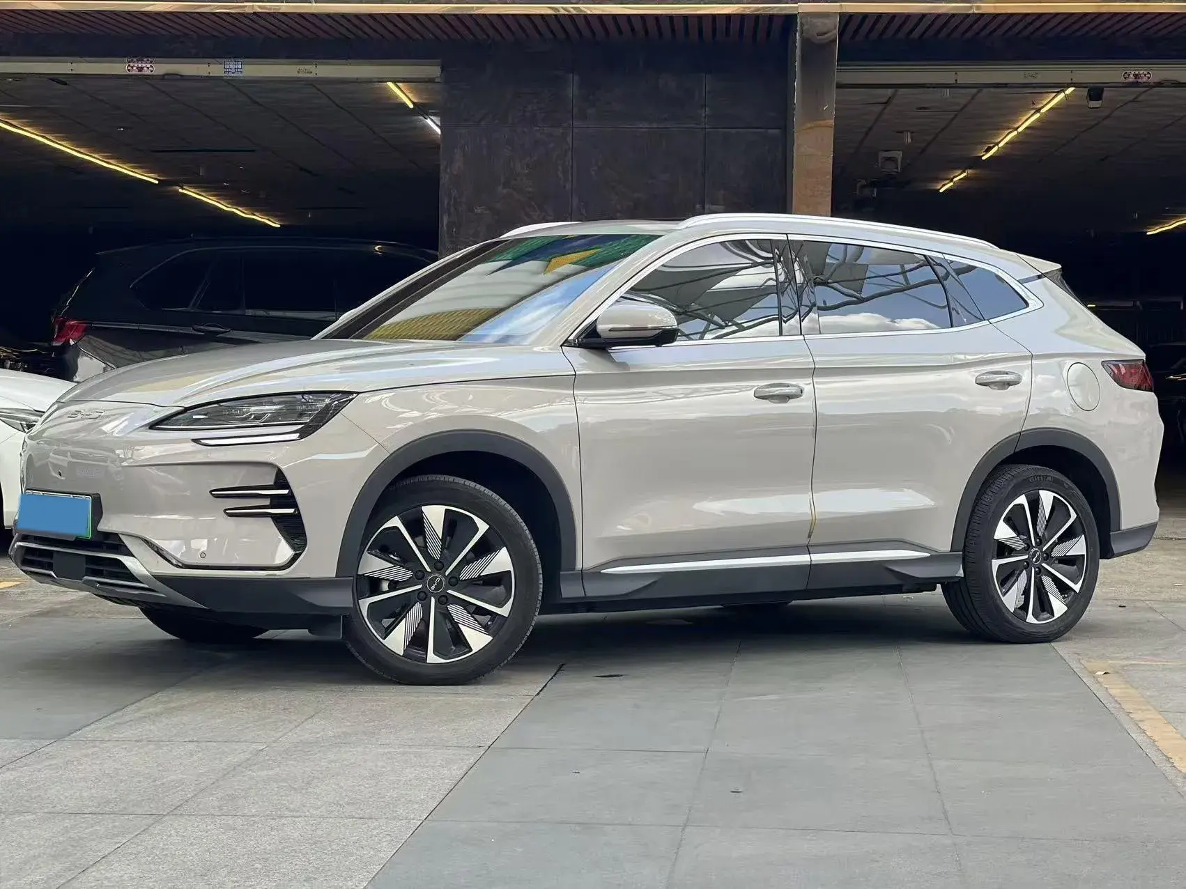 2024 BYD SONG view 1