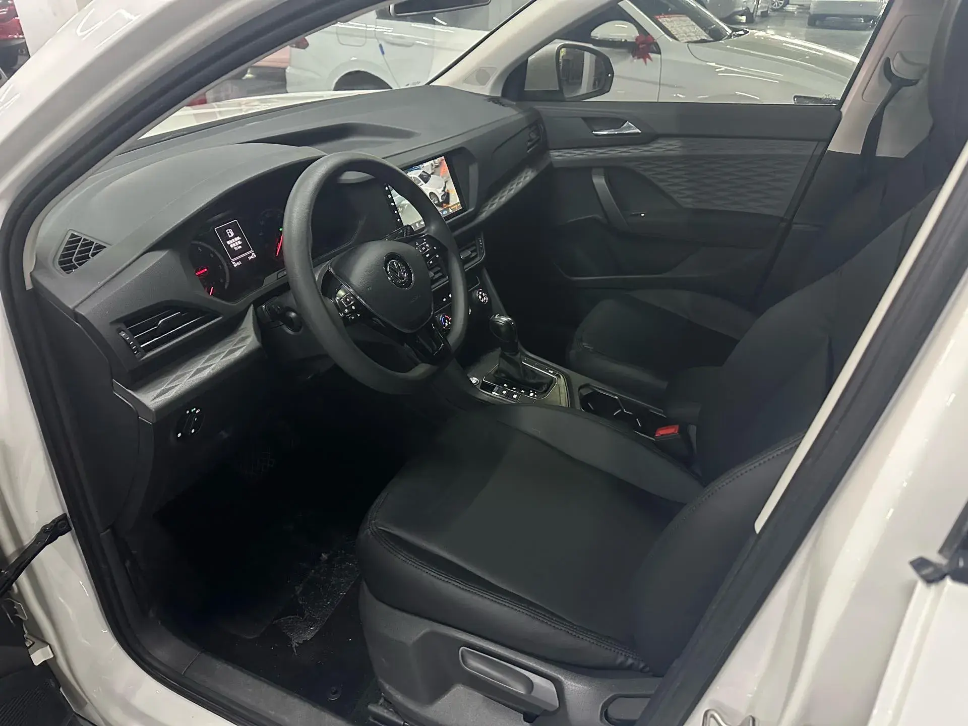 2020 VOLKSWAGEN THARU thumbnail 4