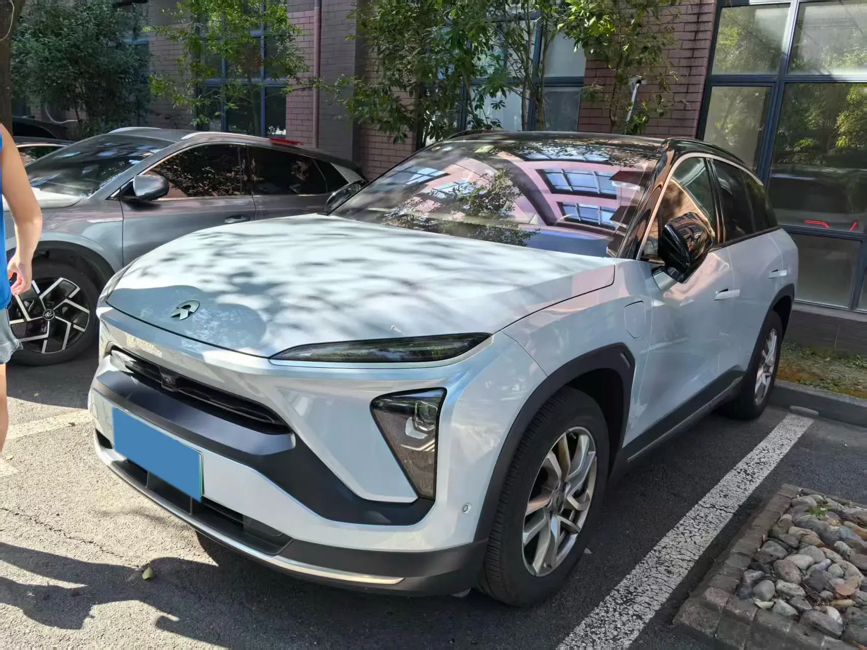 2020 NIO ES6 view 1