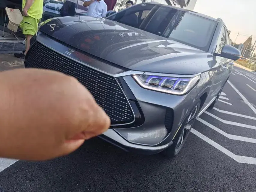 2022 BYD SONG view 1