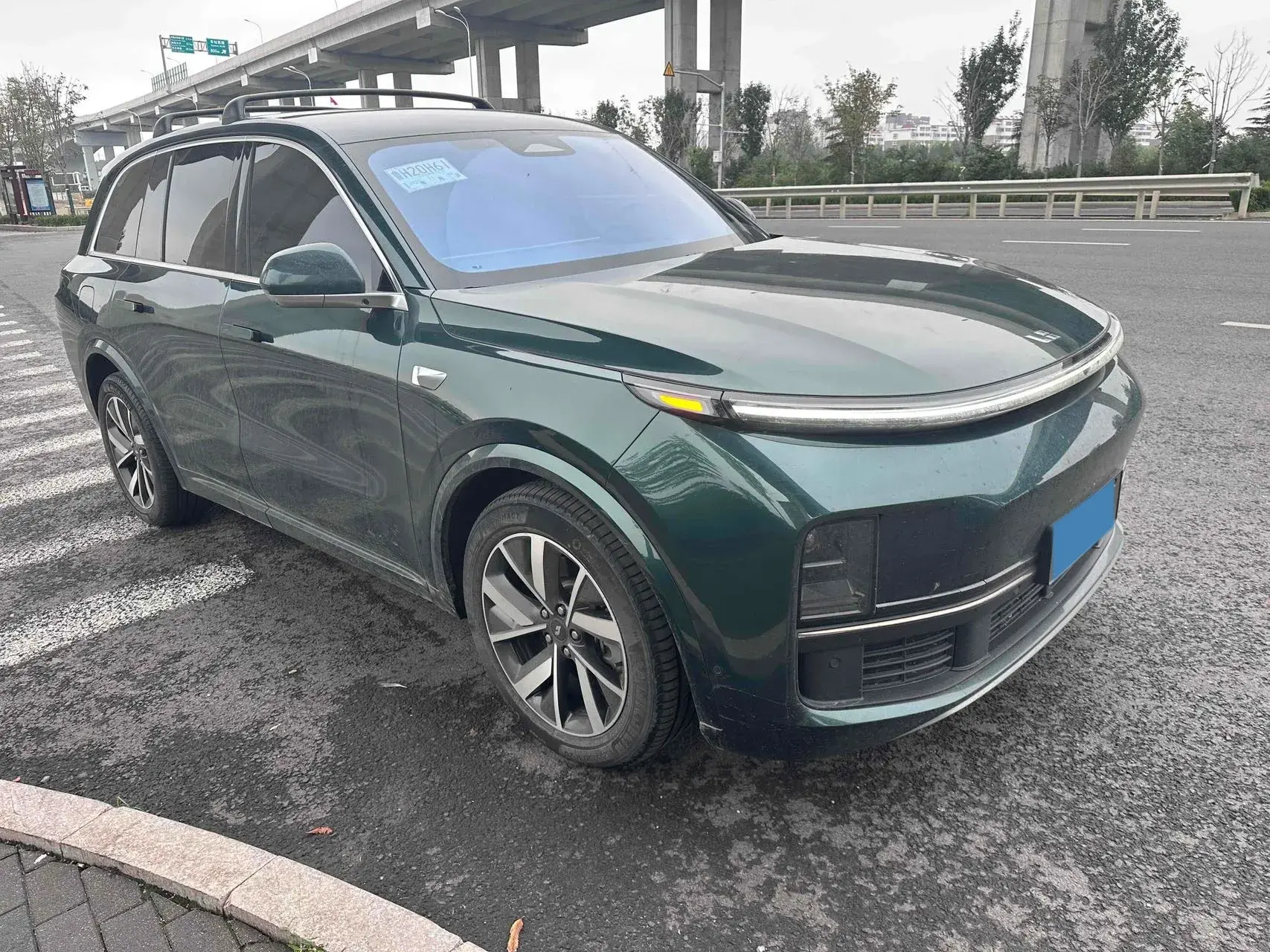 2023 LI L8 thumbnail 3