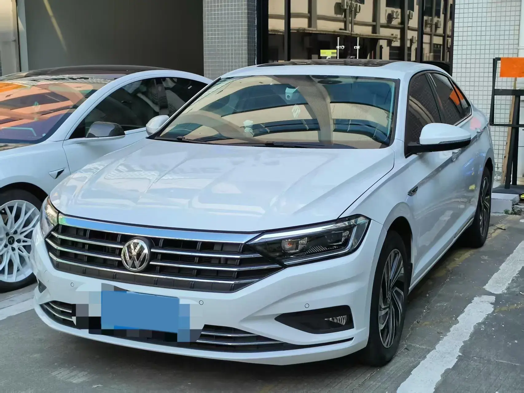 2019 VOLKSWAGEN SAGITAR view 1