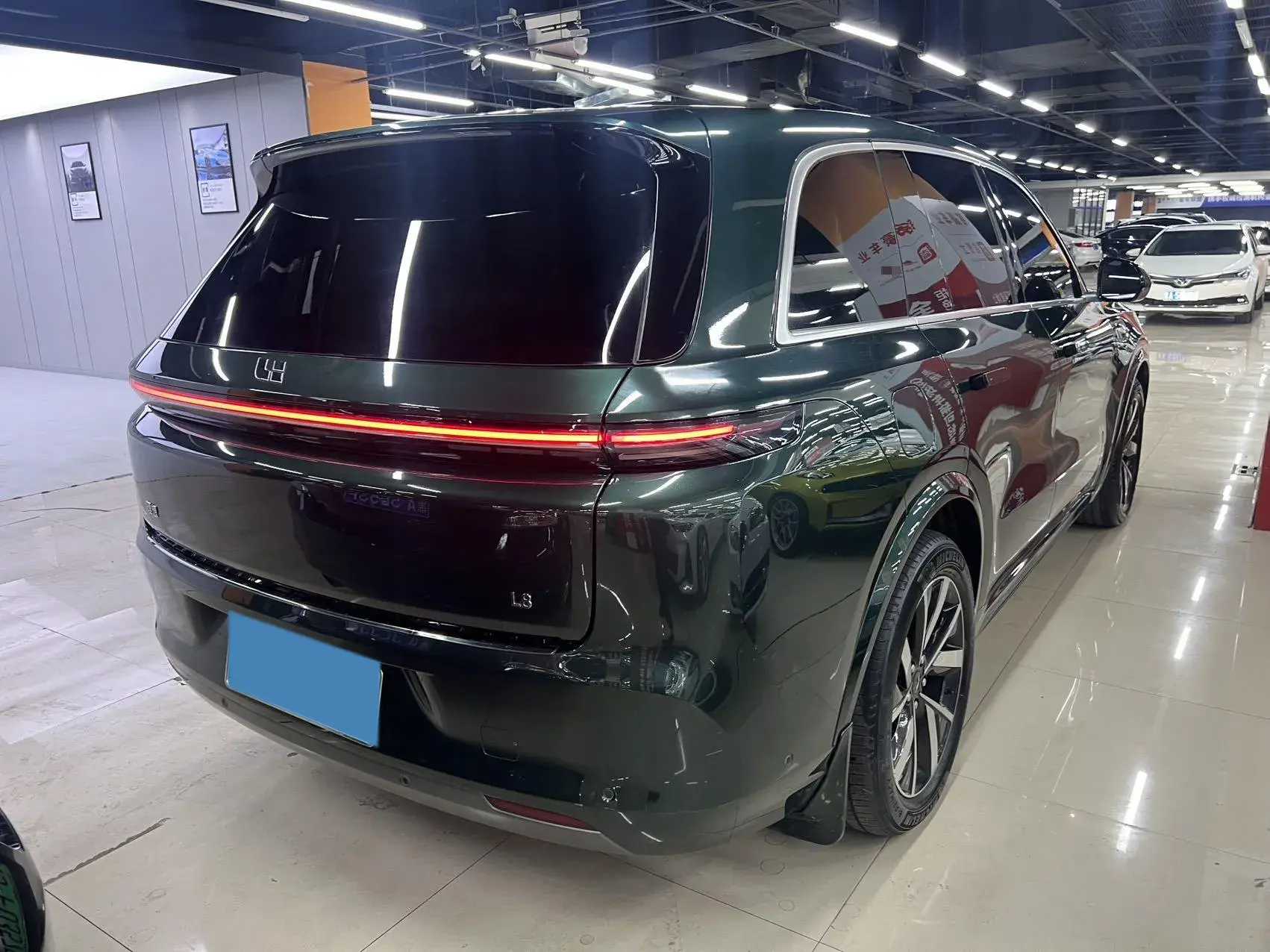 2023 LI L7 thumbnail 3