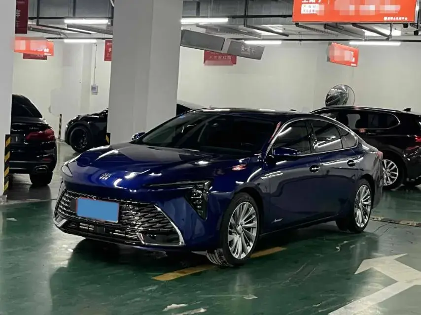 2023 BUICK LARCOSSE view 1