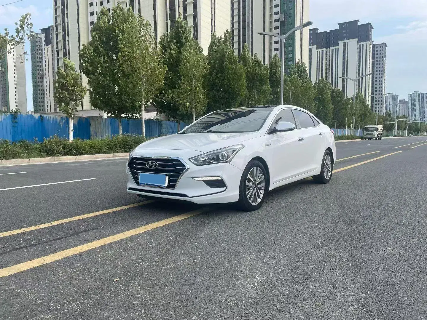 2017 HYUNDAI MISTRA view 1