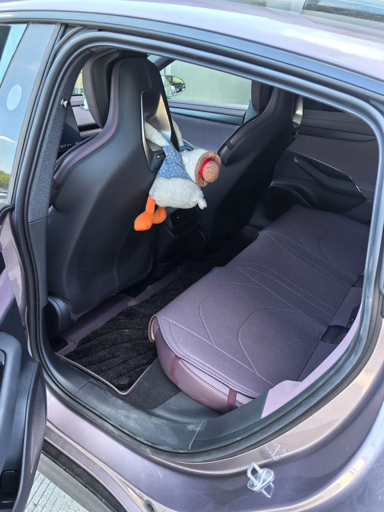 2024 MI SU7 thumbnail 3