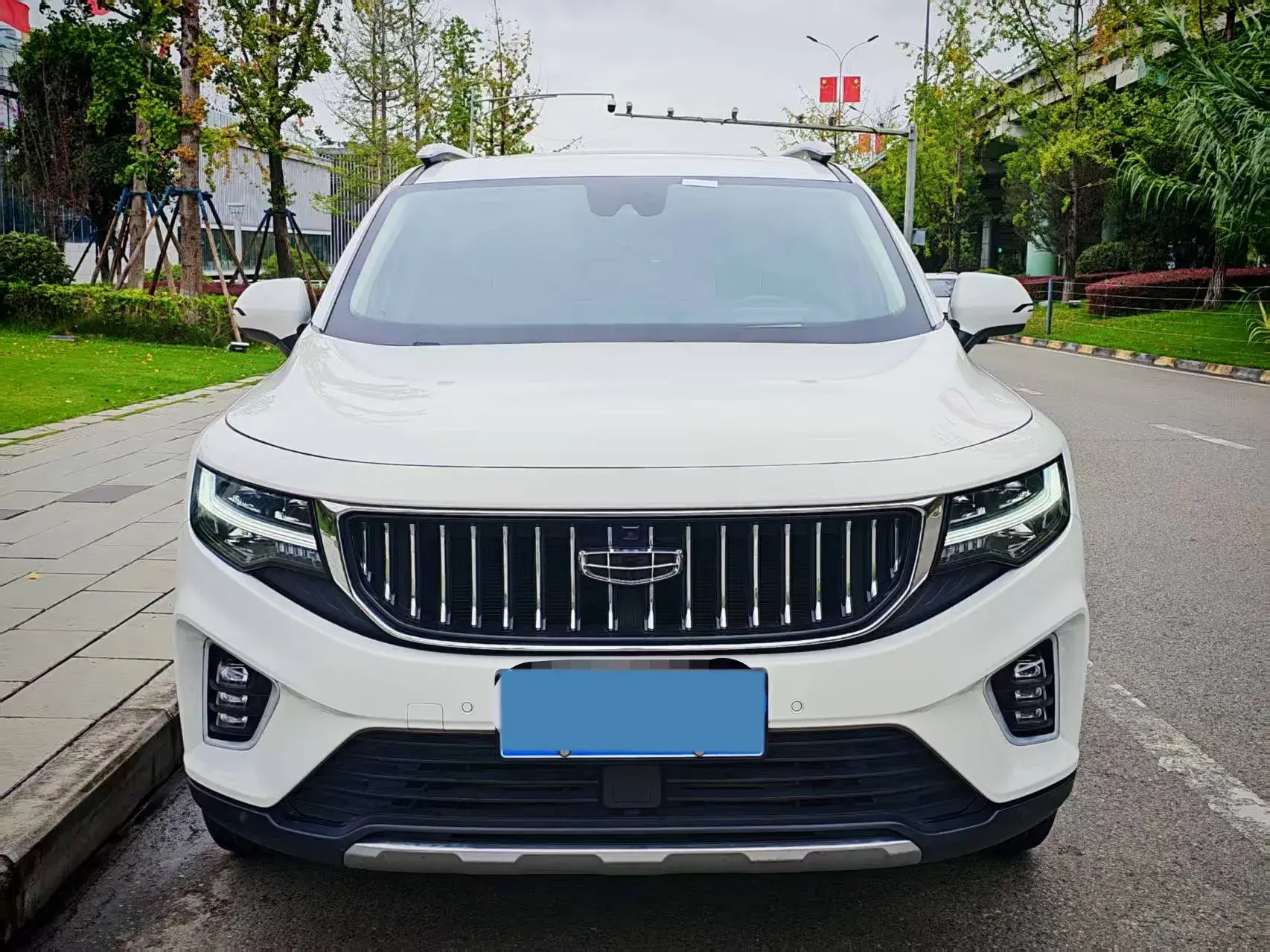 2022 GEELY OKAVANGO thumbnail 2