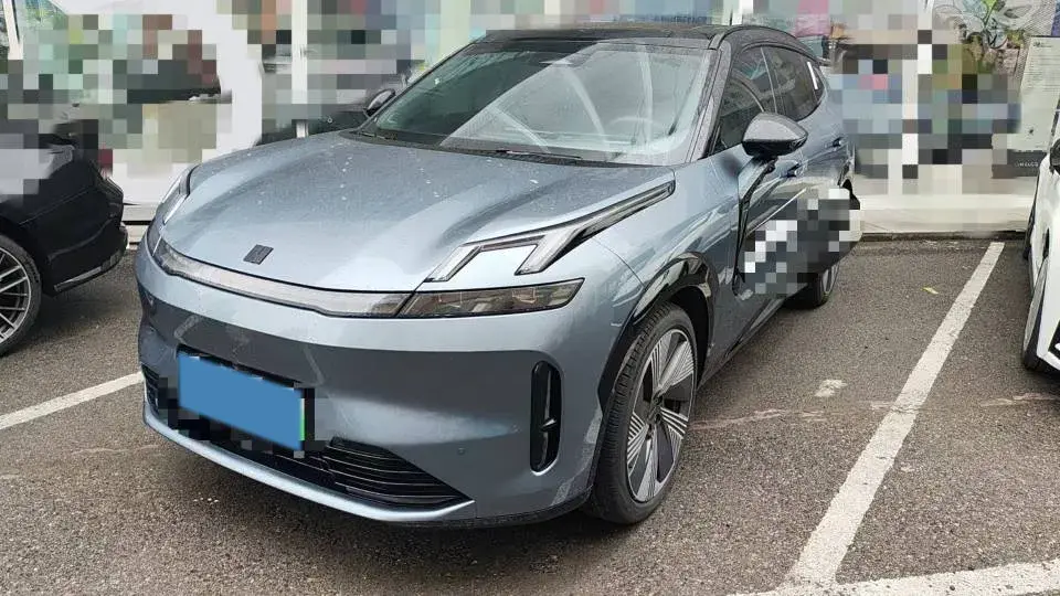 2025 LYNK&CO 08 view 1