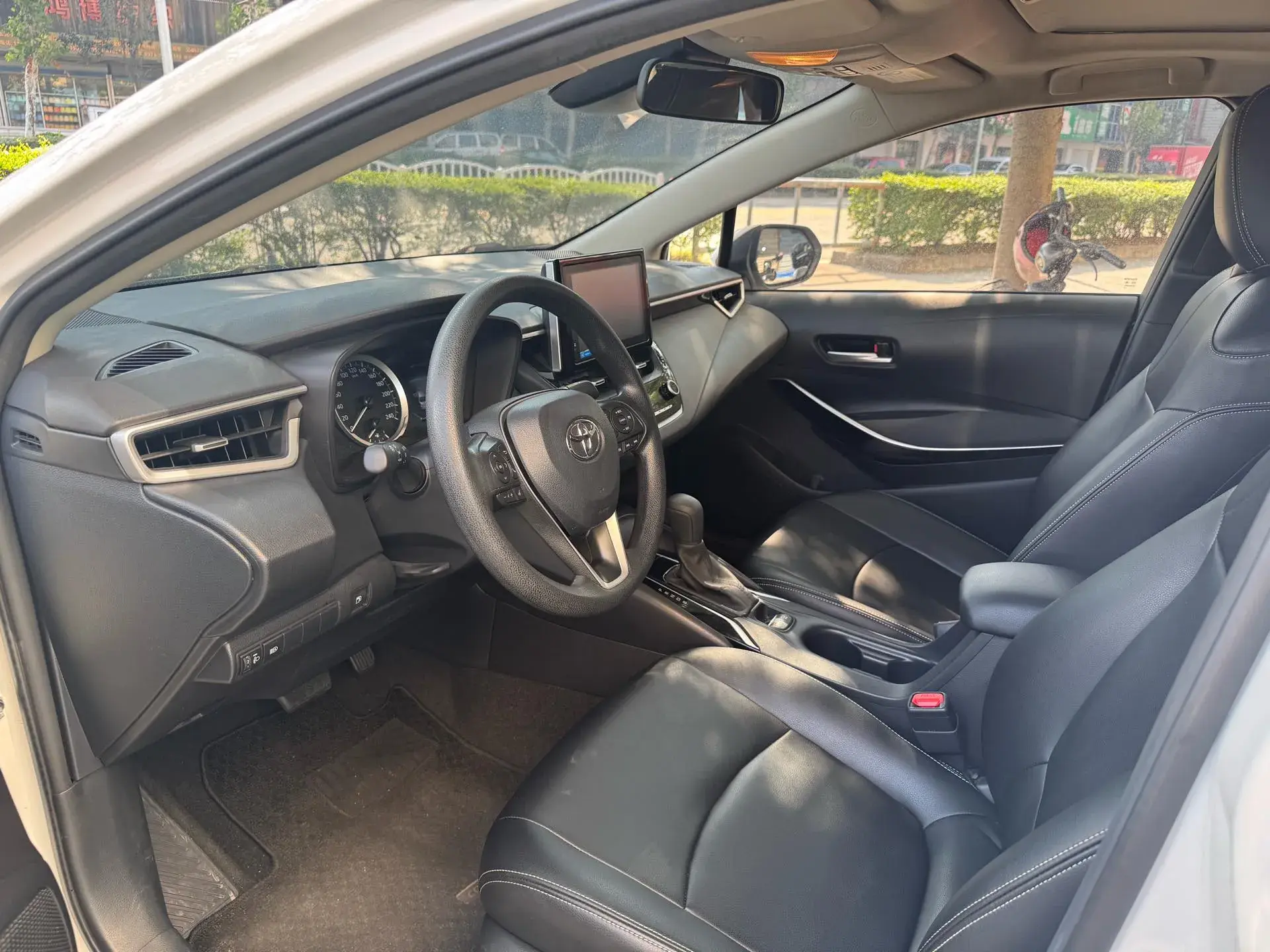 2021 TOYOTA COROLLA thumbnail 3