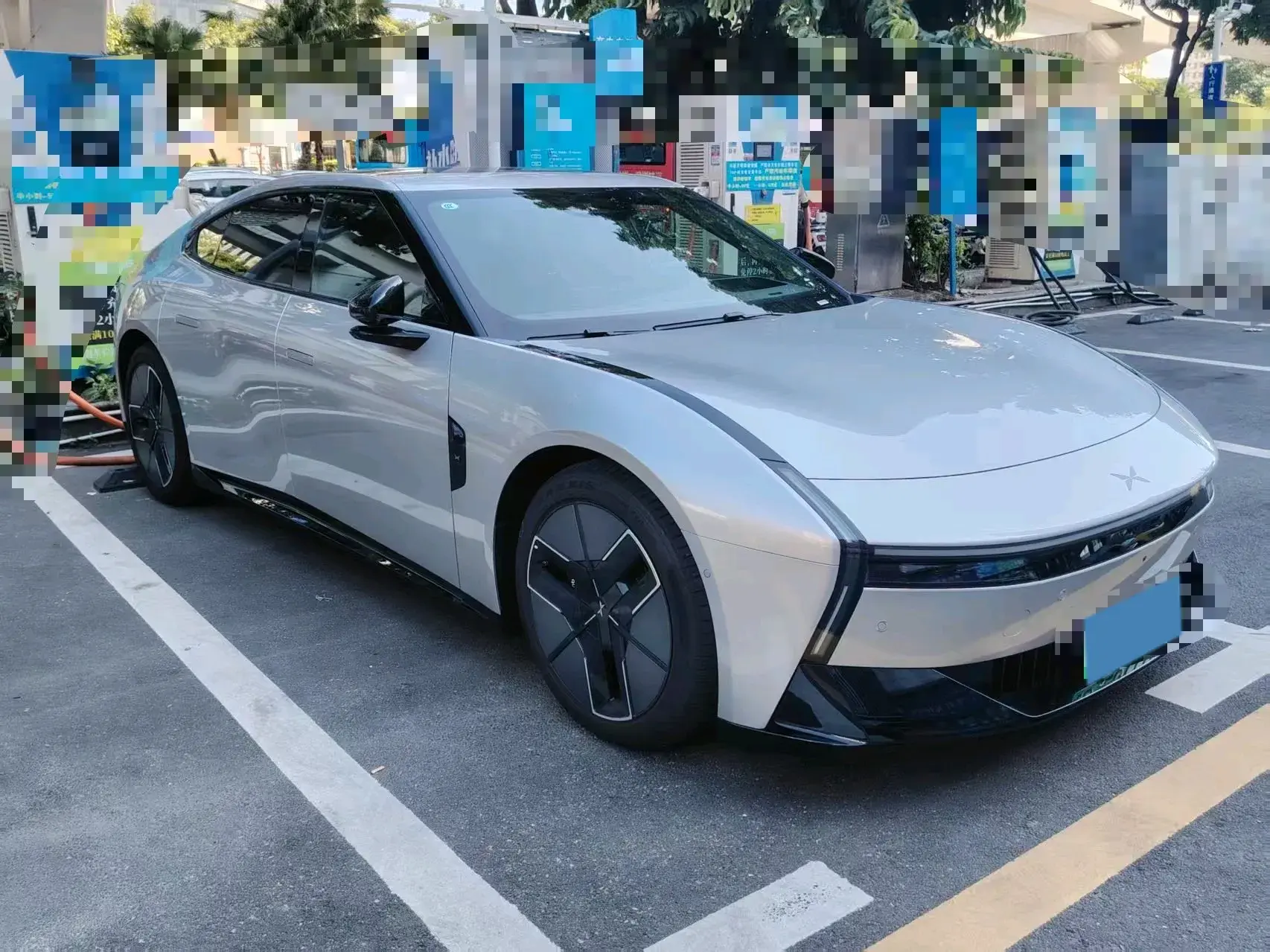 2025 XPENG P7 thumbnail 3