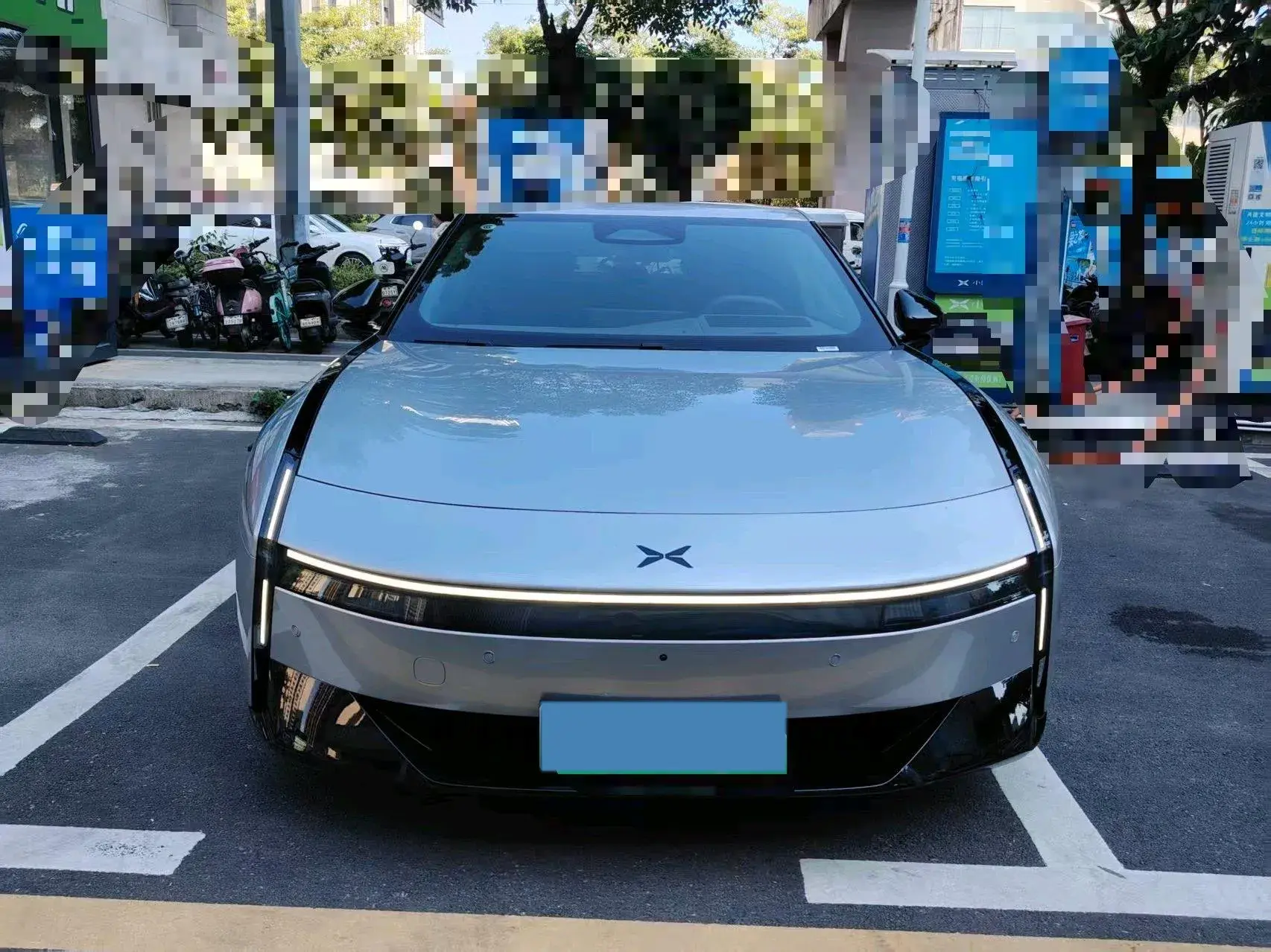 2025 XPENG P7 thumbnail 2