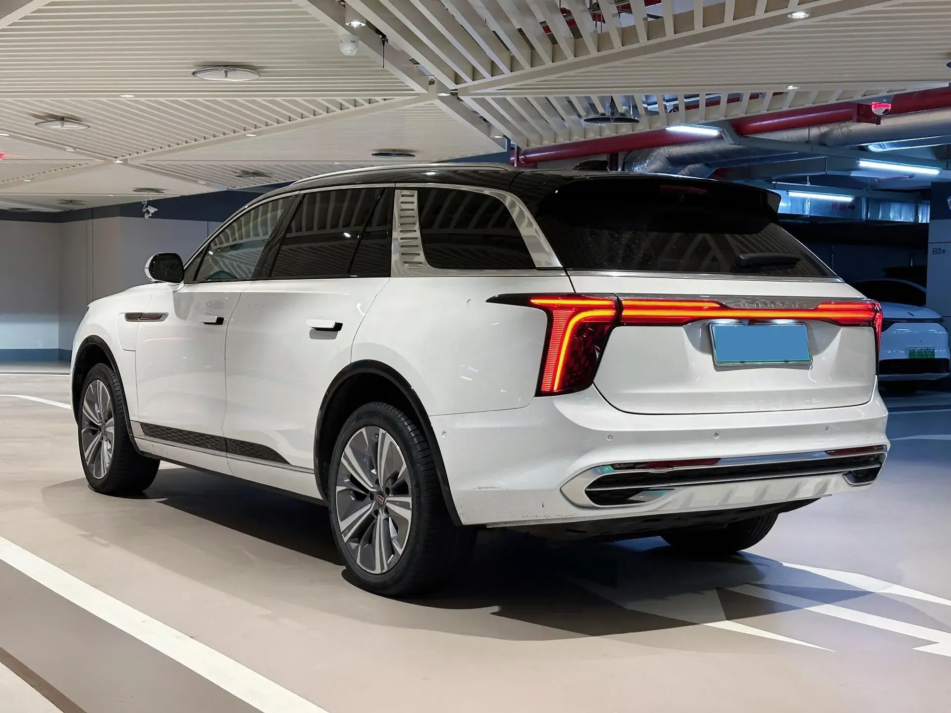 2021 HONGQI E-HS9 thumbnail 4