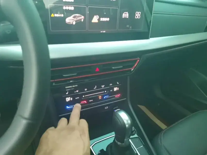 2023 VOLKSWAGEN LAVIDA thumbnail 4