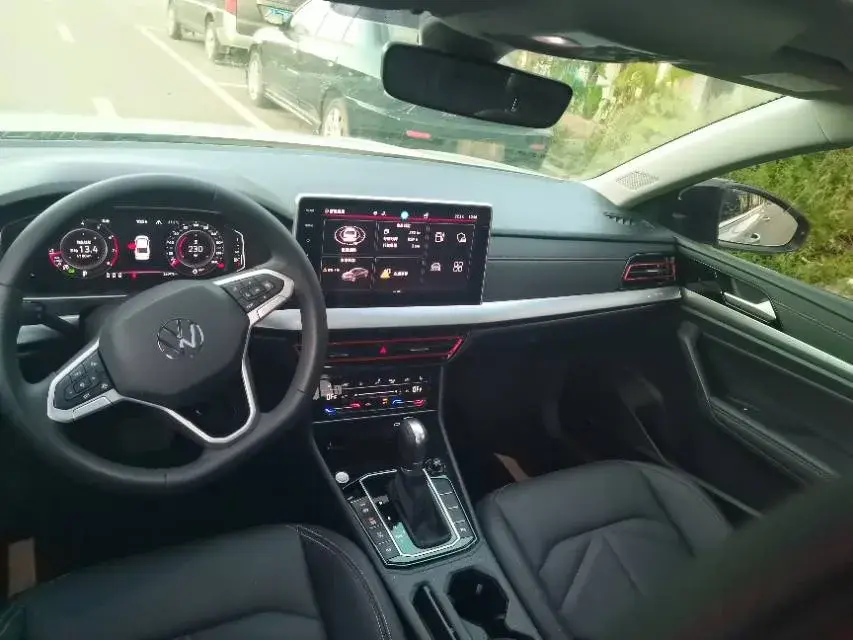 2023 VOLKSWAGEN LAVIDA thumbnail 3