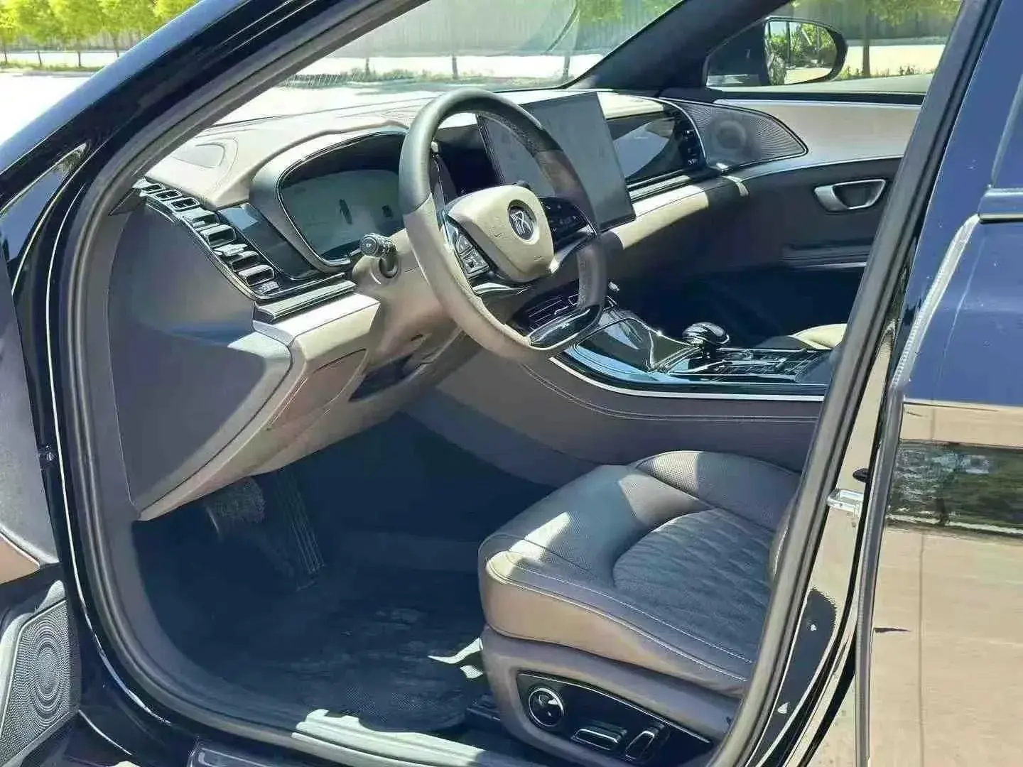 2025 BYD HAN thumbnail 3