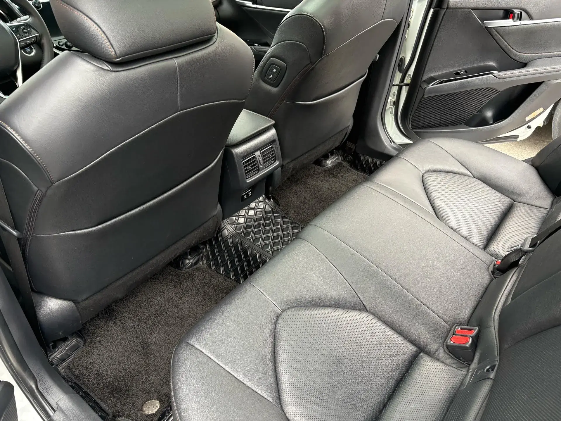 2019 TOYOTA CAMRY thumbnail 4