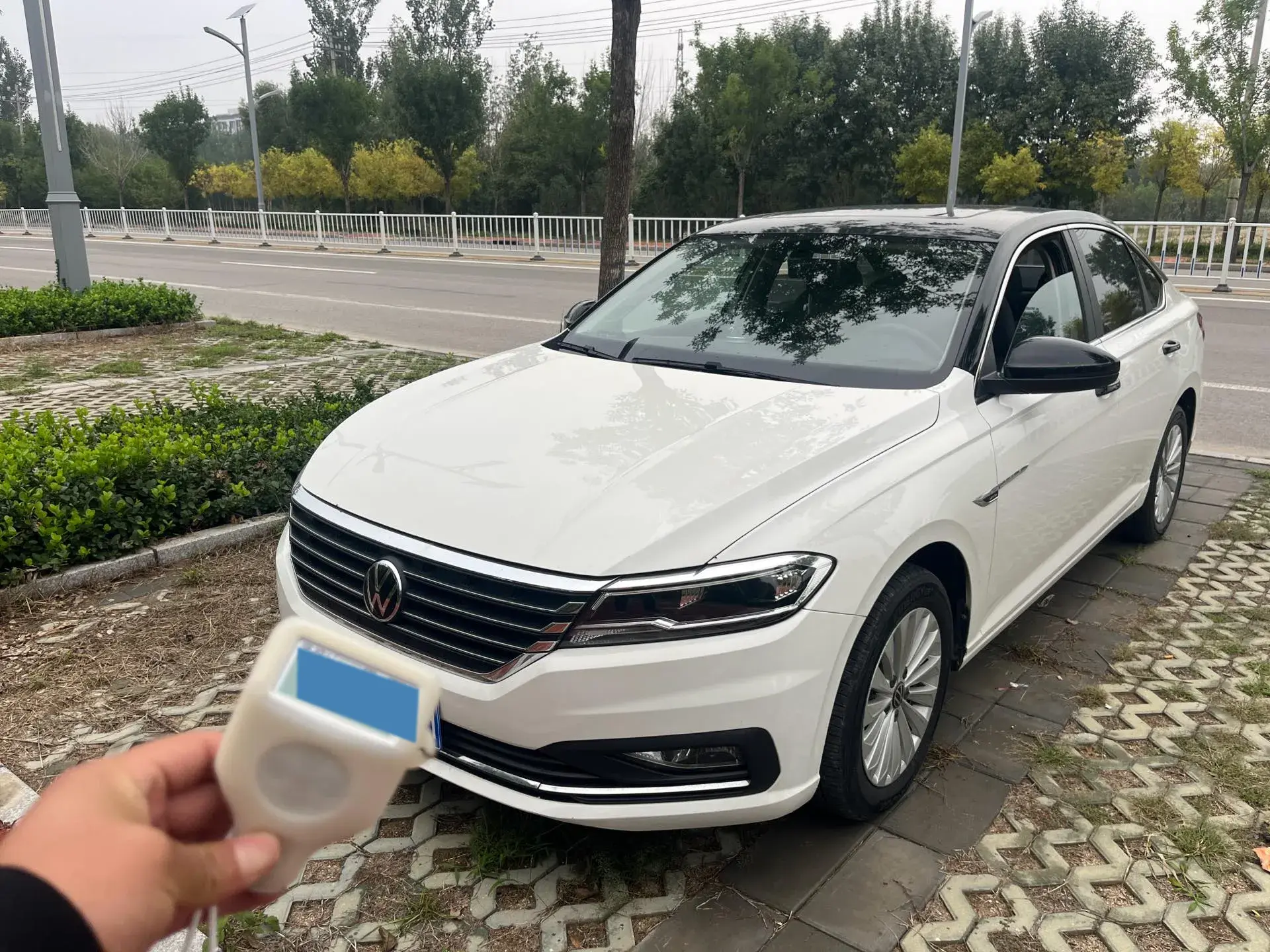 2022 VOLKSWAGEN LAVIDA view 1