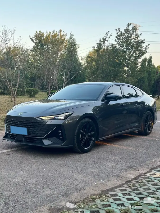 2022 ChangAn UNI-V 1.5T 188HP L4 7DCT