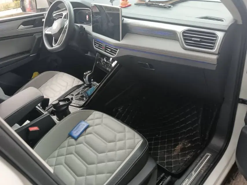 2023 VOLKSWAGEN TAYRON thumbnail 3