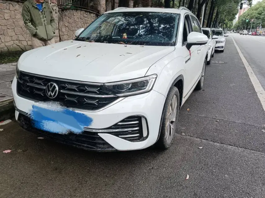 2023 VOLKSWAGEN TAYRON view 1