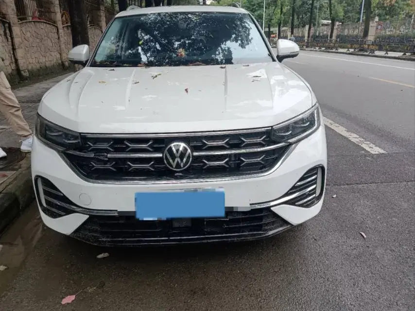 2023 VOLKSWAGEN TAYRON thumbnail 4