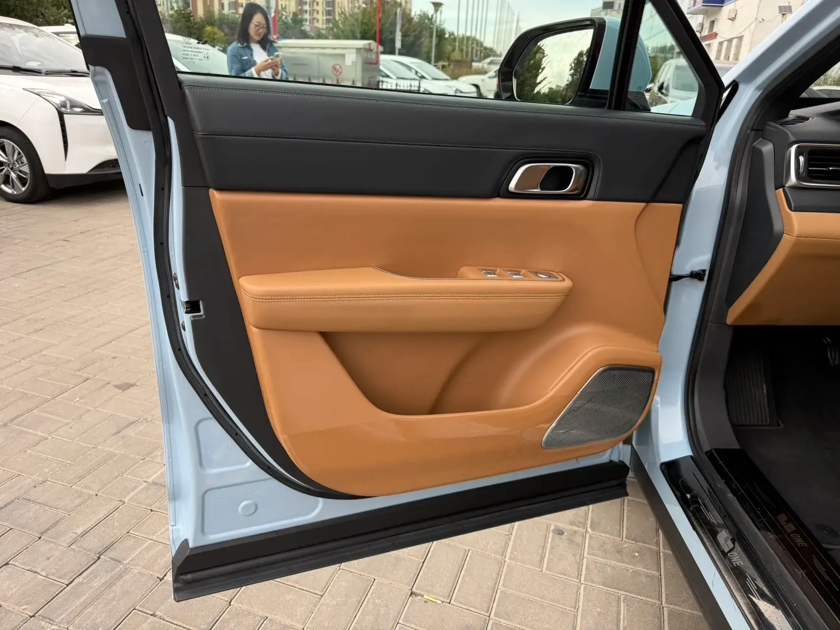 2020 LI ONE thumbnail 4