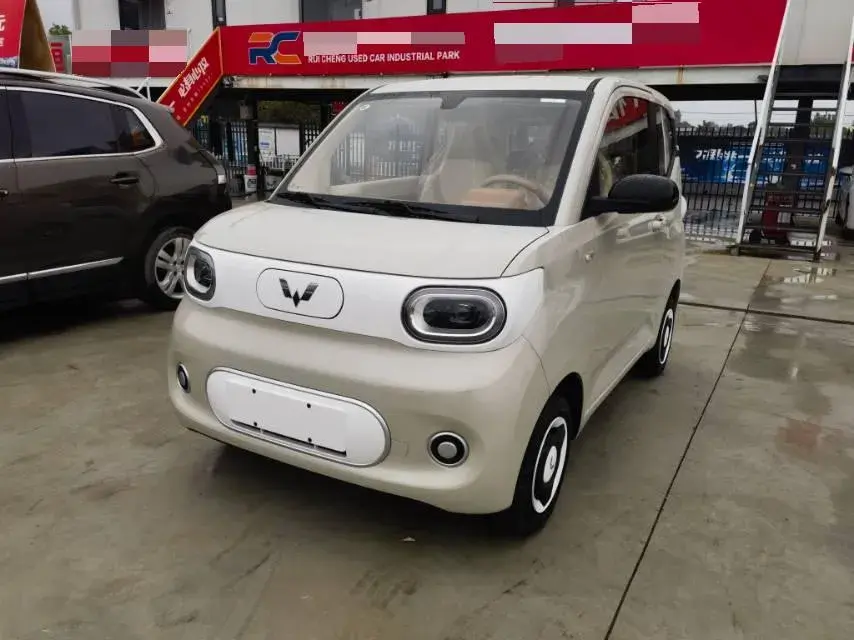 2024 WULING HONGGUANG view 1