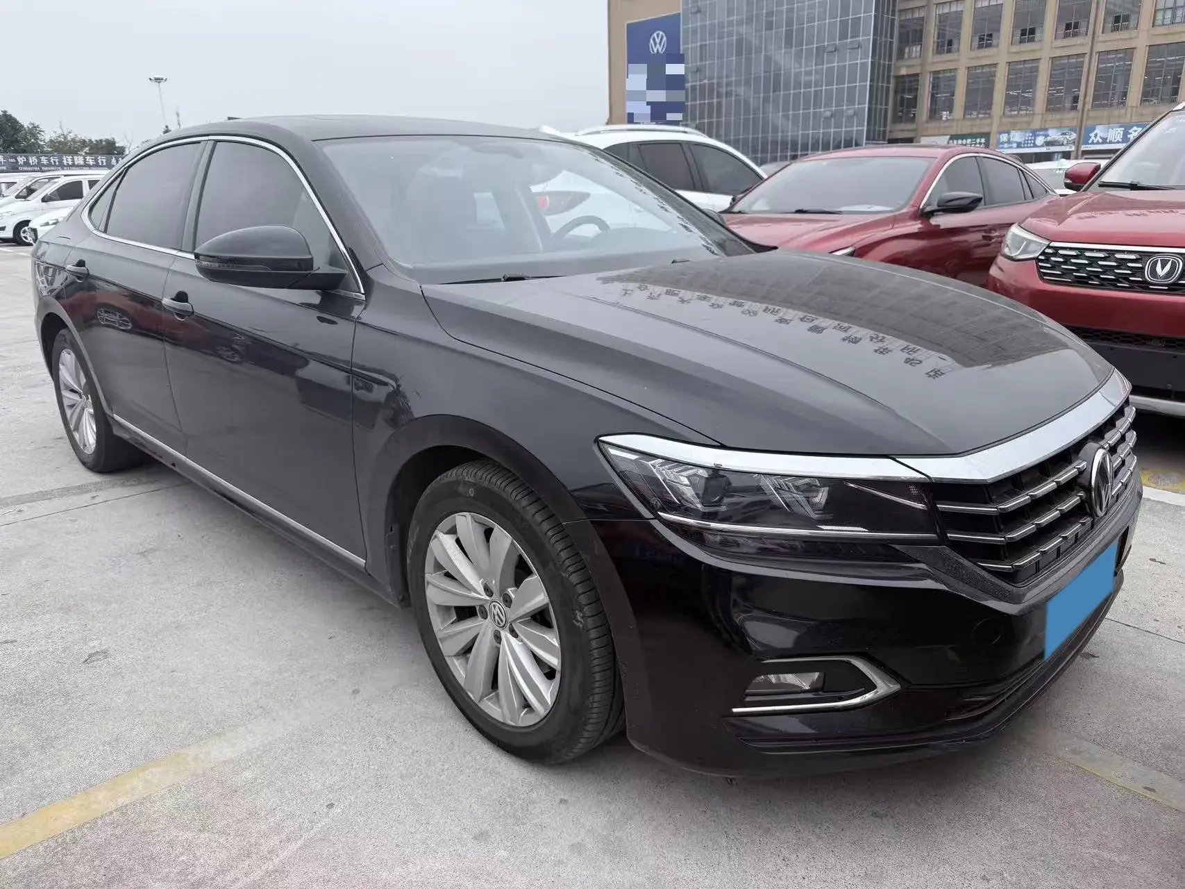 2019 VOLKSWAGEN PASSAT thumbnail 2