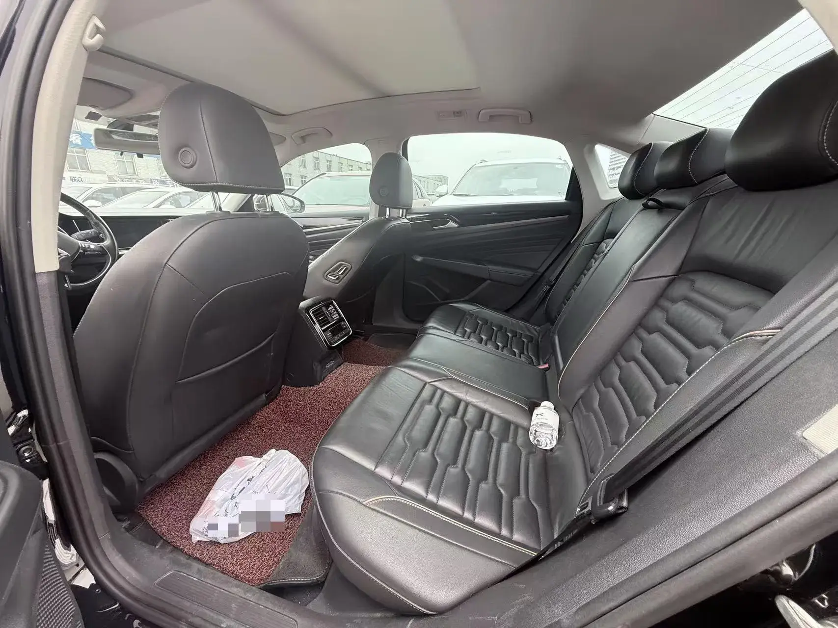 2019 VOLKSWAGEN PASSAT thumbnail 4