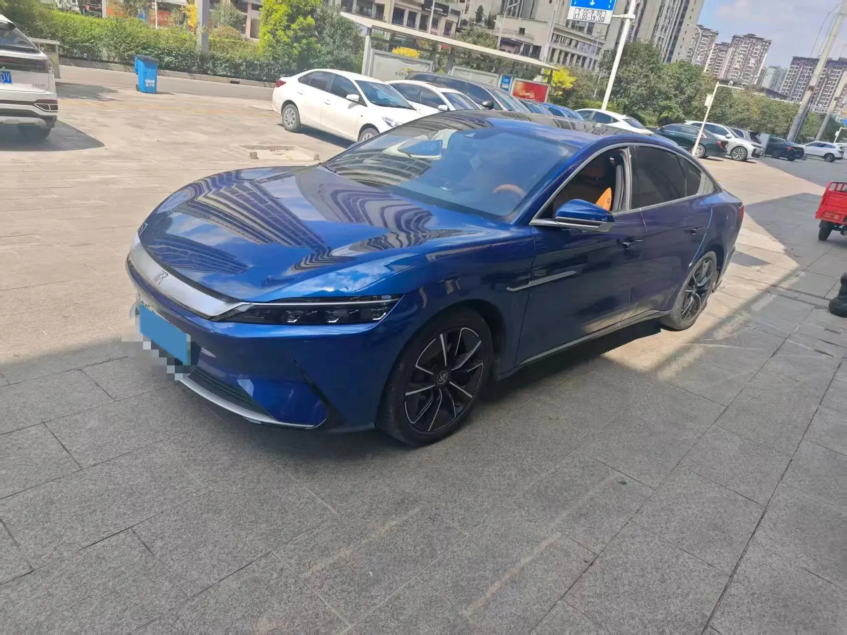 2020 BYD HAN view 1