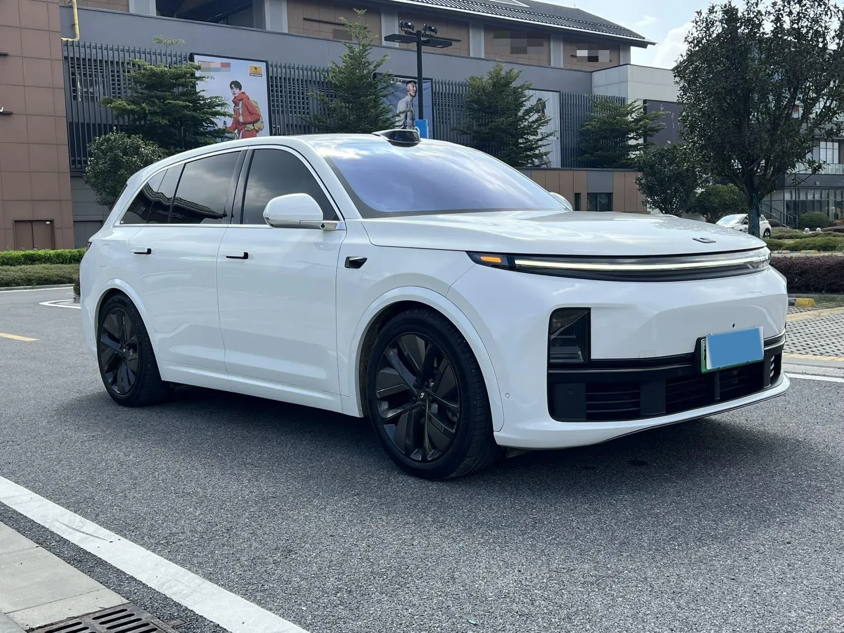 2024 LI L7 thumbnail 3