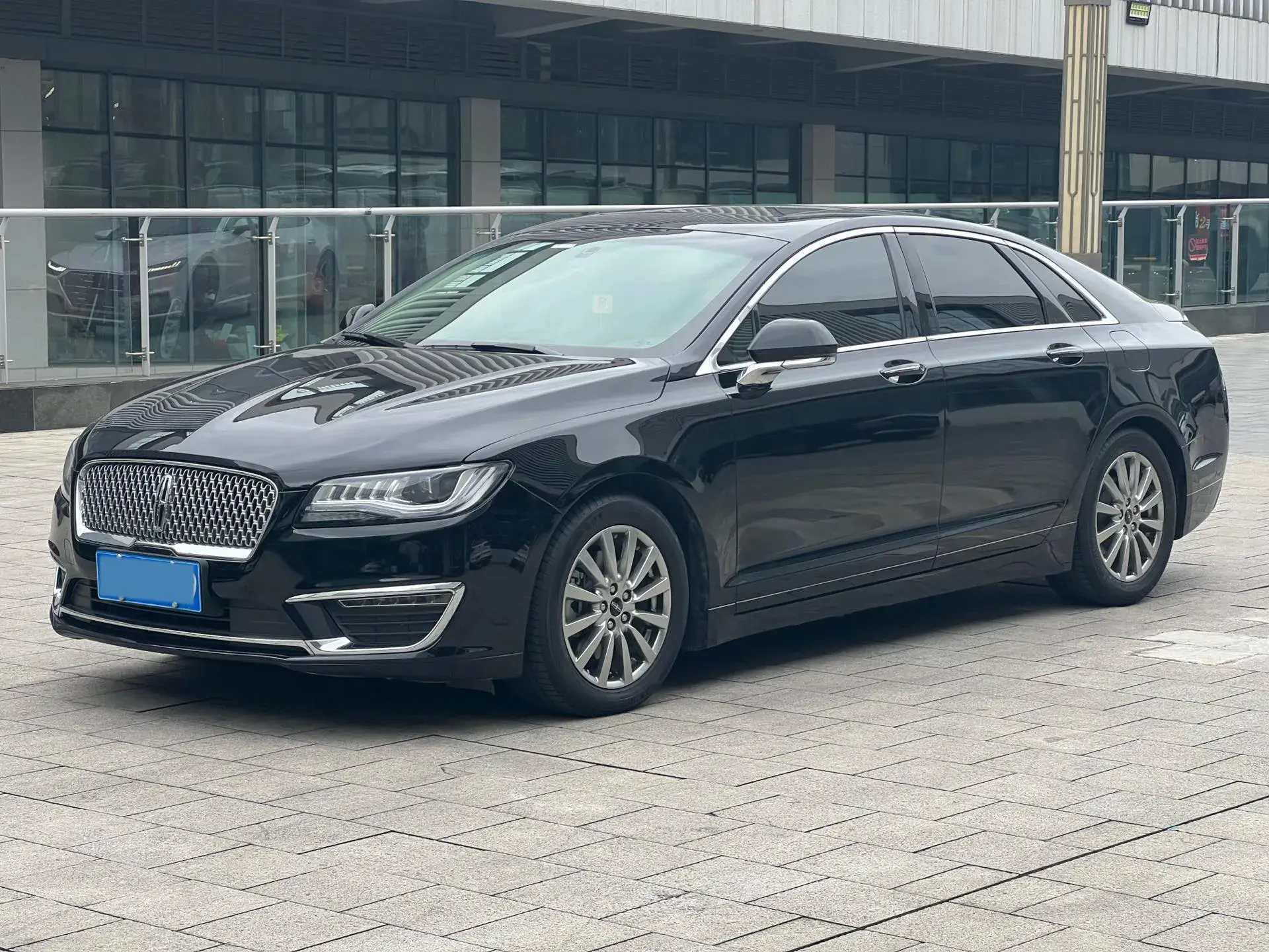 2019 LINCOLN MKZ view 1