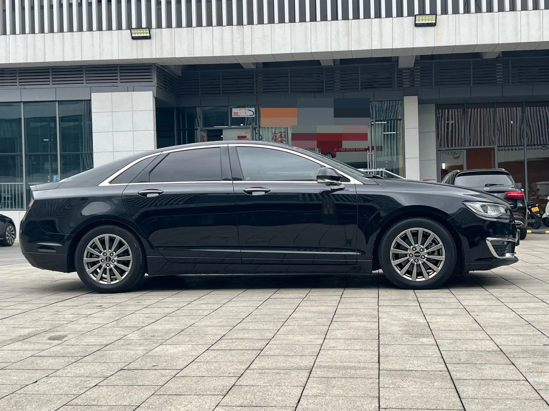 2019 LINCOLN MKZ thumbnail 4
