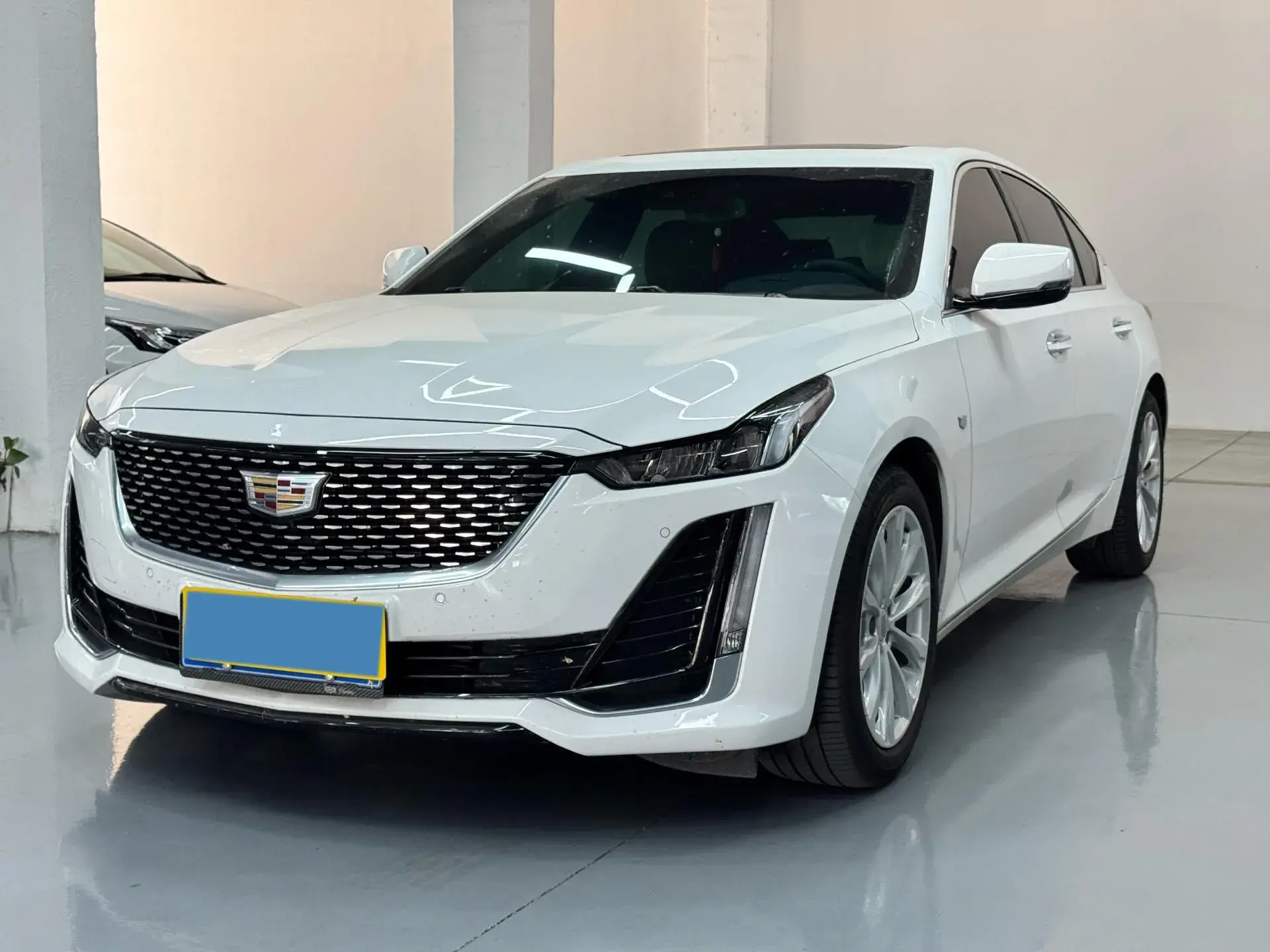 2022 CADILLAC CT5 view 1