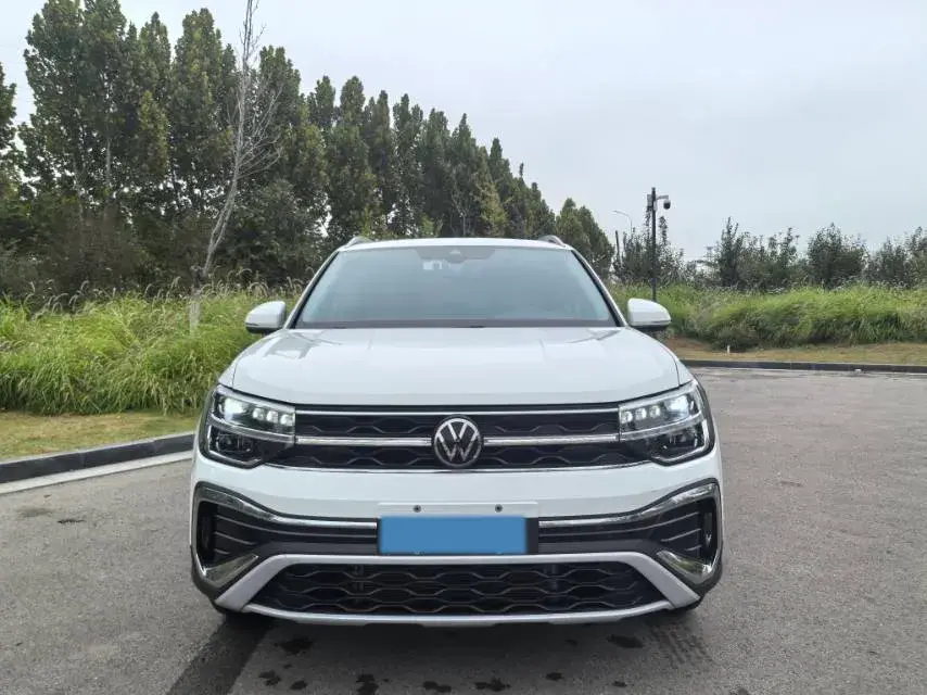 2025 VOLKSWAGEN TAYRON thumbnail 2