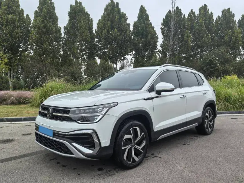 2025 VOLKSWAGEN TAYRON view 1