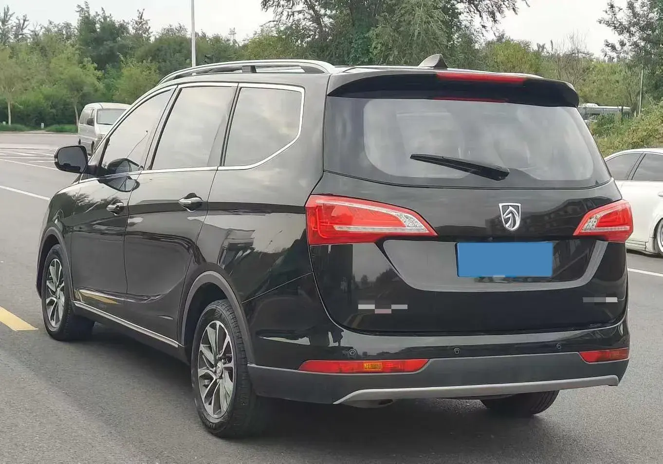 2017 BAOJUN 730 thumbnail 4