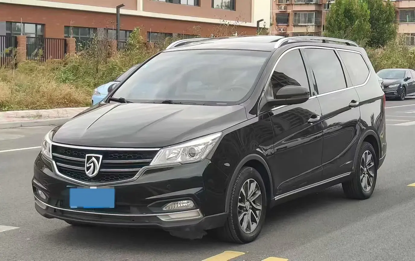 2017 BAOJUN 730 view 1