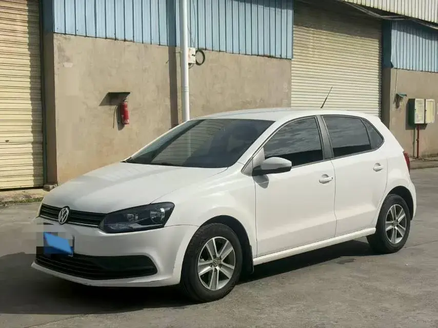 2018 VOLKSWAGEN POLO view 1